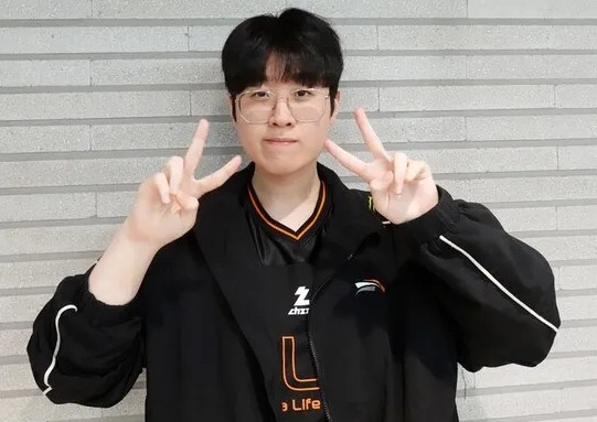 Zeus：和Gumayusi不说太多话也能彼此理解；想赢下所有比赛